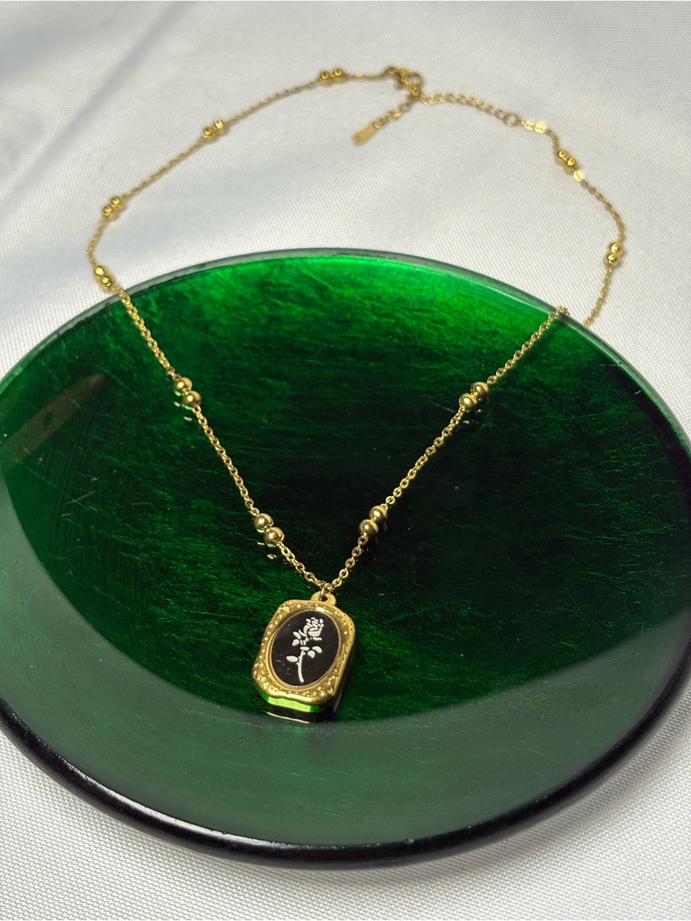 NEW Rose Pendant Necklace
